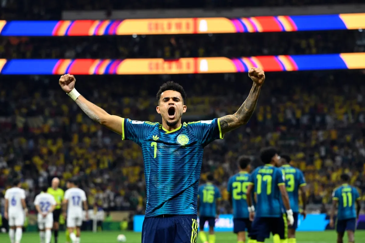 Jugadores de la selección de Colombia celebran un gol durante el partido contra Uzbekistán en el Mundial 2026.