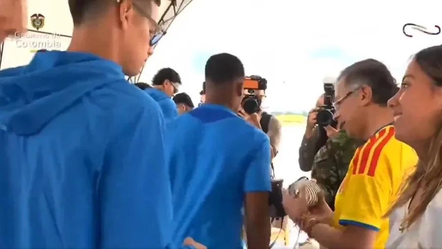 Hija de Petro defiende a James Rodríguez tras polémica por supuesto desaire