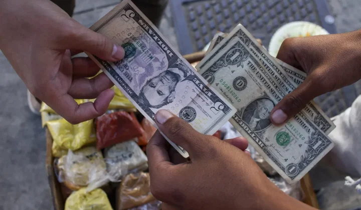 BCV Supera los Bs. 600 por Dólar; Euro se Acerca a Bs. 700, Afectando el Poder Adquisitivo