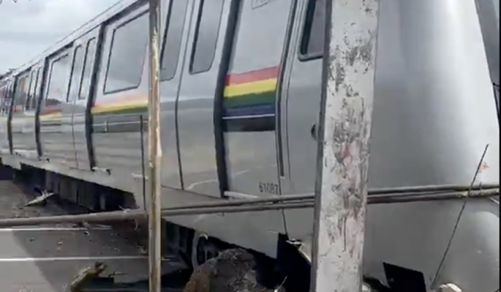 TÍTULO: Vagón del Metro de Caracas se descarrila en patios de mantenimiento de Propatria