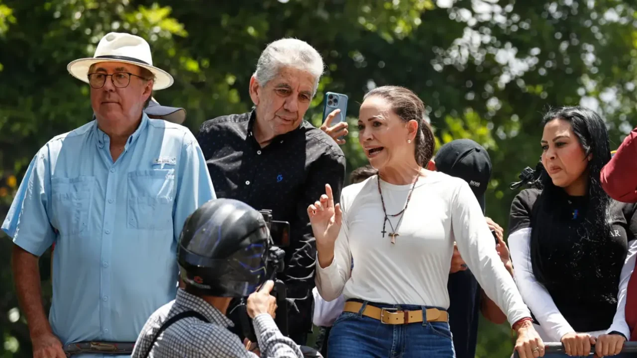 El exdiputado y exgobernador del estado Táchira, César Pérez Vivas, ha declarado que la líder política y actual figura de la oposición venez