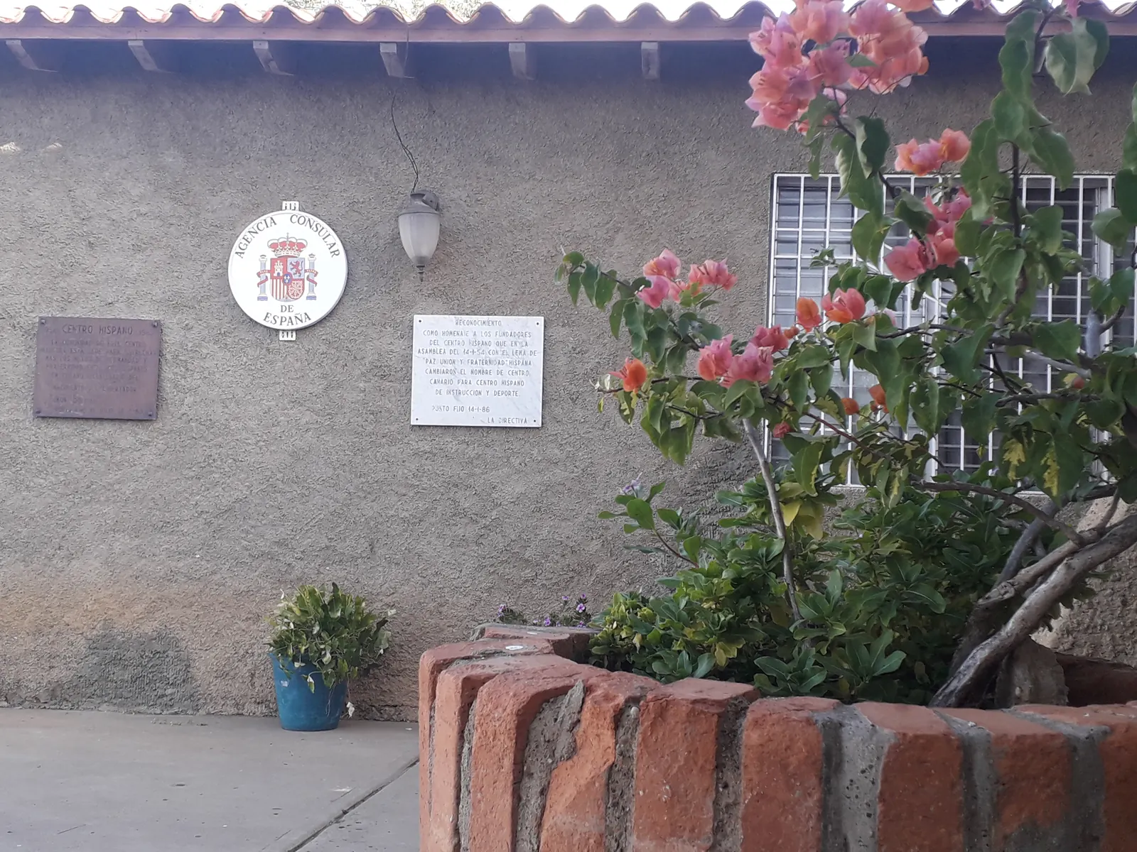 Fachada de la Embajada de Venezuela en España