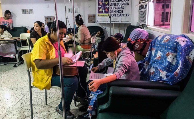 El agotamiento de las madres cuidadoras en Venezuela: Un esfuerzo sobrehumano por la salud