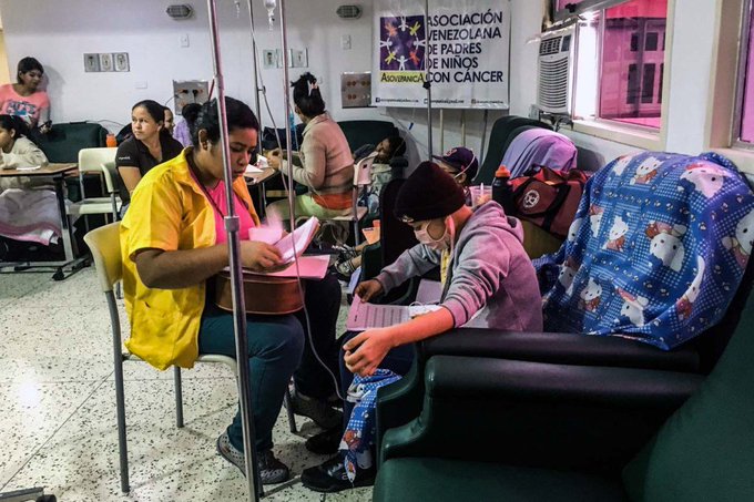 El agotamiento de las madres cuidadoras en Venezuela: Un esfuerzo sobrehumano por la salud