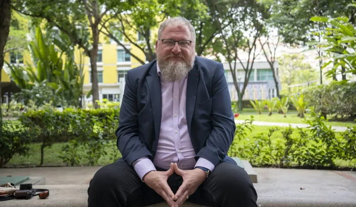 El director del Museo Estatal de Auschwitz-Birkenau, Piotr Cywiński, realizó una visita a Venezuela, marcando un hito con la creación del pr
