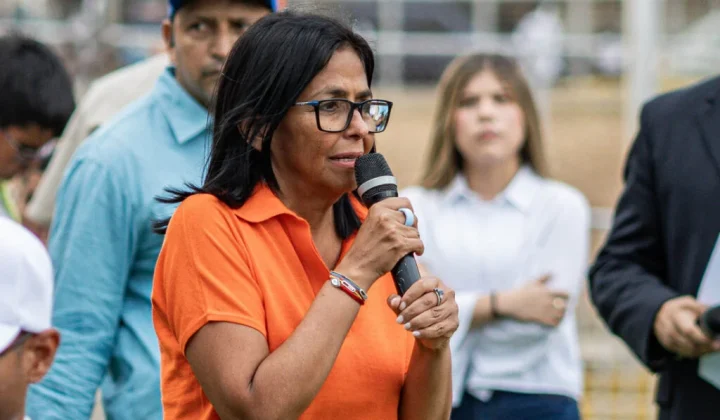 Desmienten anuncio de Delcy Rodríguez sobre aumento del salario mínimo a 1.000 dólares