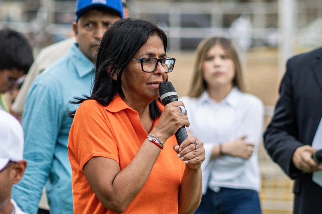 Desmienten anuncio de Delcy Rodríguez sobre aumento del salario mínimo a 1.000 dólares