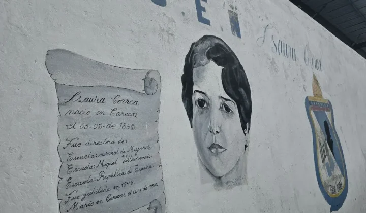 La Unidad Educativa Isaura Correa, ubicada en Ruiz Pineda, al suroeste de Caracas, enfrenta un panorama desalentador donde más de mil estudi