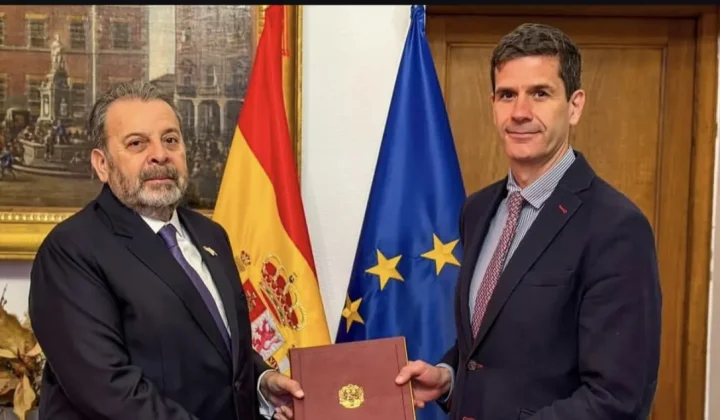 Timoteo Zambrano asume como embajador de Venezuela en España con enfoque en servicios consulares