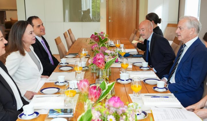 Primer Ministro de Noruega se reúne con María Corina Machado y apoya la democracia en Venezuela