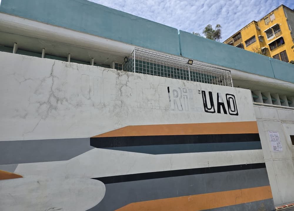La Unidad Educativa Caricuao, ubicada en el suroeste de Caracas, atraviesa una profunda crisis de infraestructura que pone en riesgo la salu