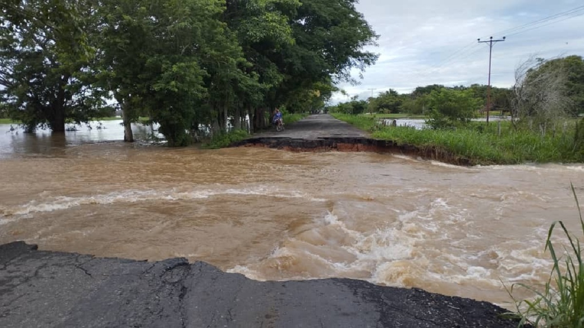 Cinco comunidades de Guasdualito permanecen inundadas por las lluvias