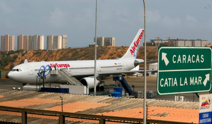 PDVSA instruye a aerolíneas extranjeras a pagar combustible directamente a EE. UU.