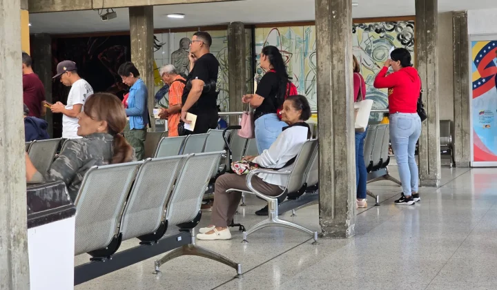 Pacientes oncológicos en el Hospital Padre Machado enfrentan esperas de hasta un mes por transfusiones de sangre