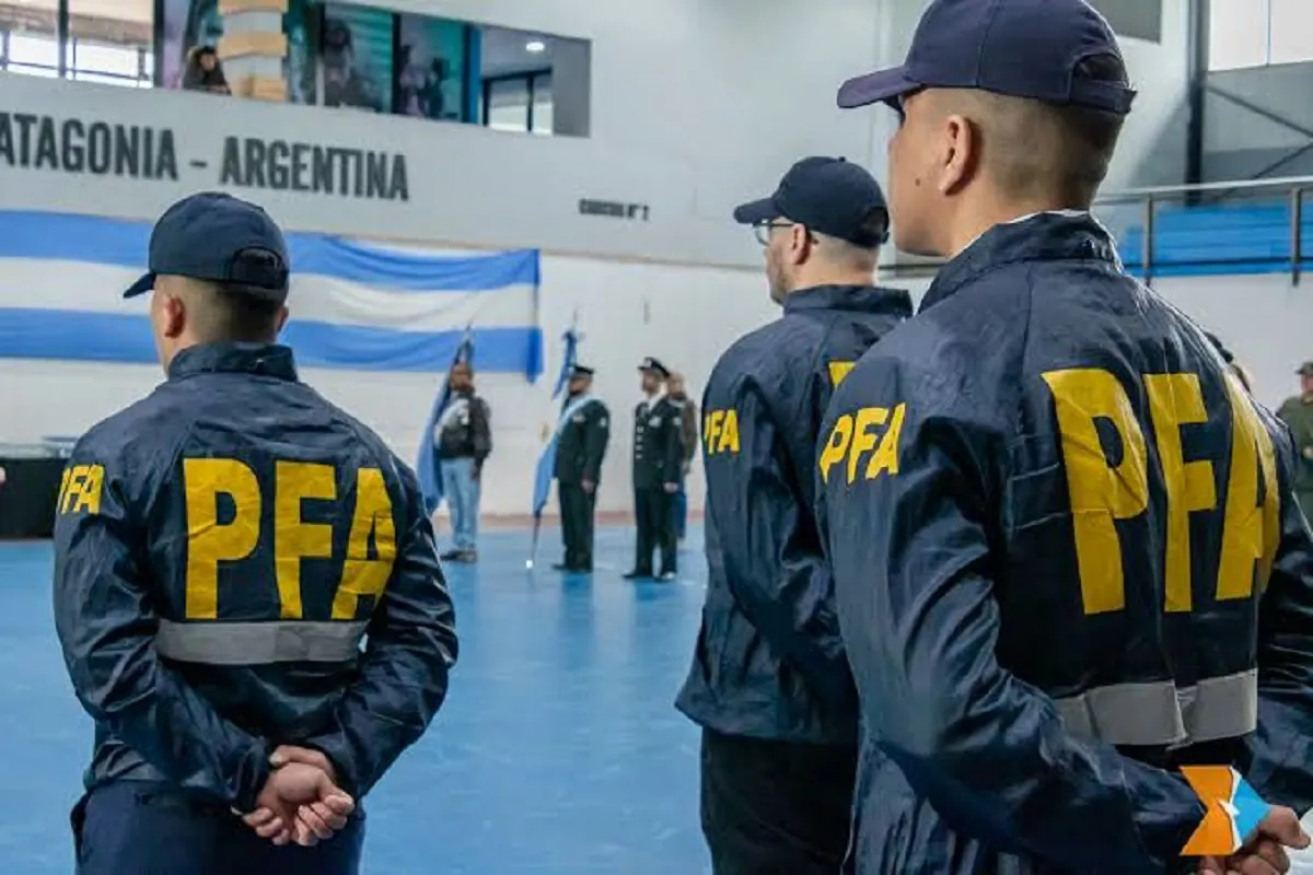 Foto de archivo de la Policía Federal Argentina realizando una detención en Buenos Aires.