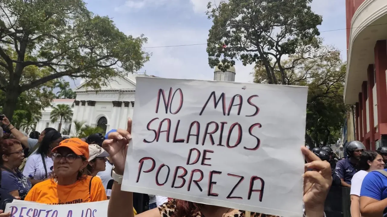Venezuela ostenta el salario mínimo más bajo de América Latina: un salario que no alcanza para la canasta básica