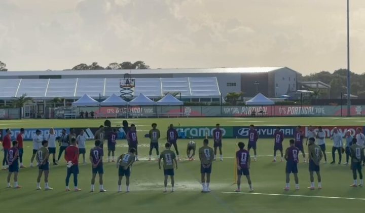 Selección de Portugal rinde homenaje a víctimas de terremotos en Venezuela