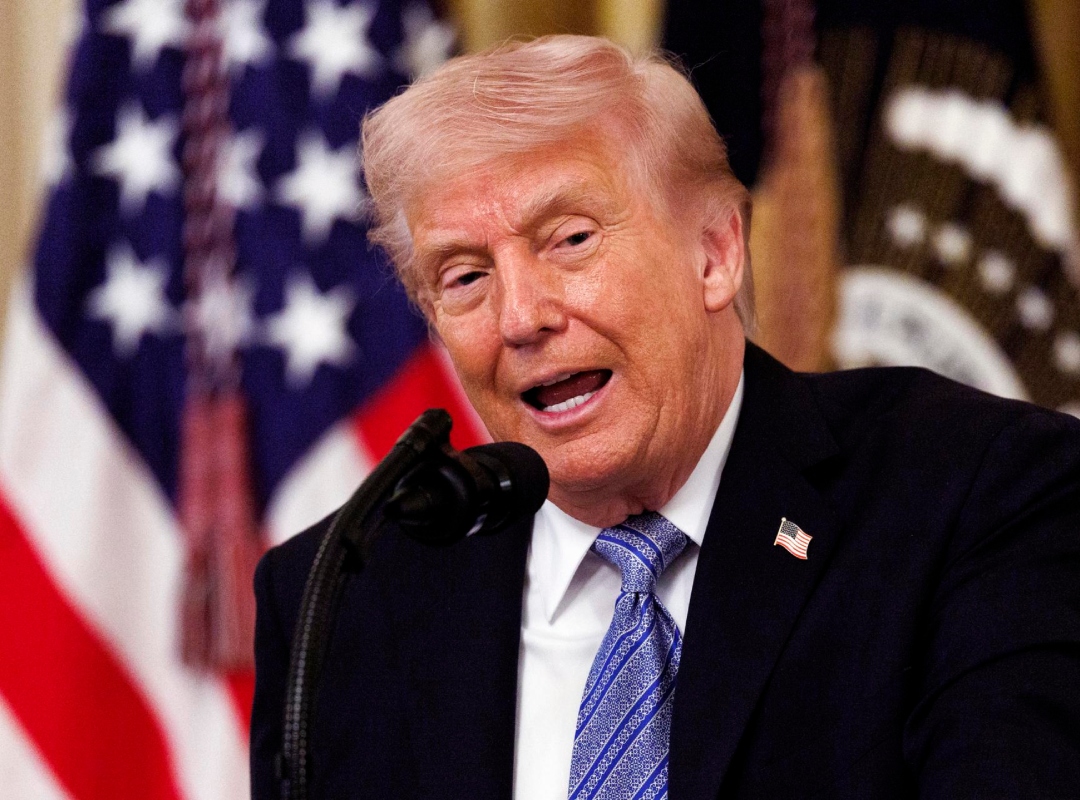 El presidente de Estados Unidos, Donald Trump, habla desde el Despacho Oval en la Casa Blanca.