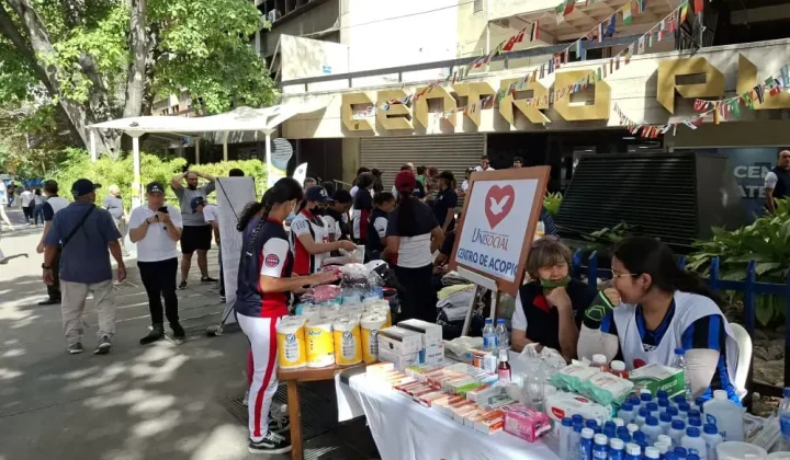 La Solidaridad Civil Tras el Terremoto: Vecinos al Rescate en Venezuela