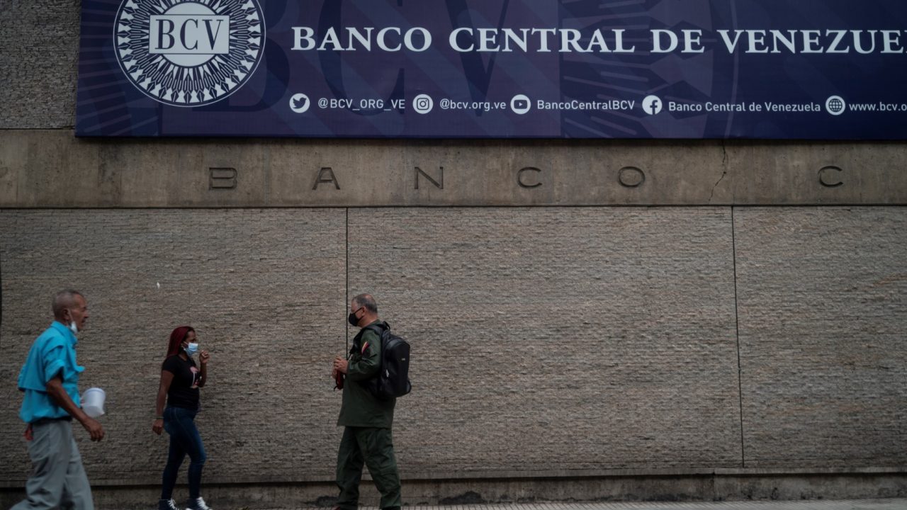 Economistas en España Proponen Cuatro Pilares para Reestructurar la Deuda de Venezuela