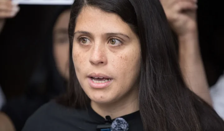 La activista Andreína Baduel, integrante del Comité por la Libertad de los Presos Políticos, alzó su voz en el Congreso de Colombia para exp
