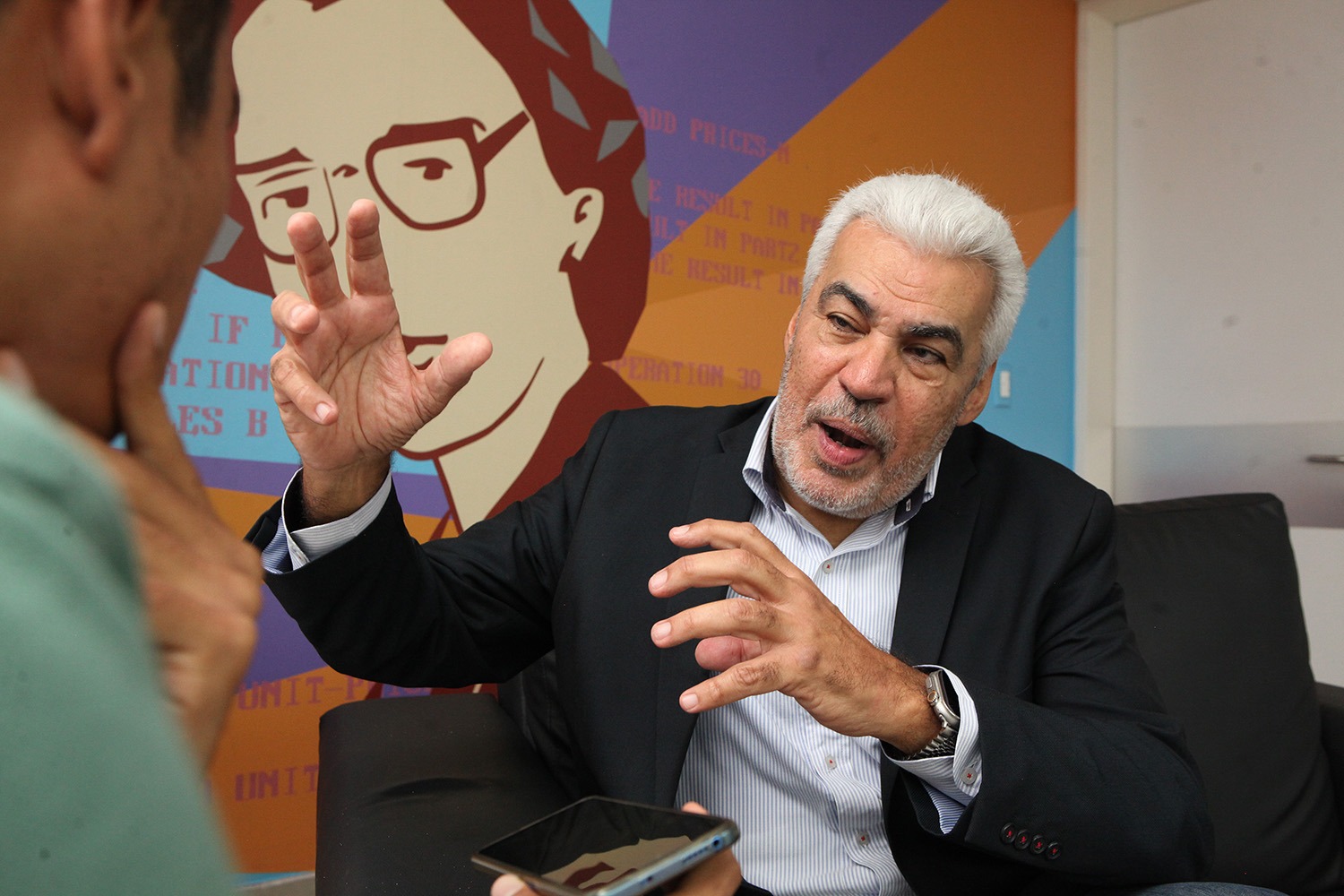 Retrato del politólogo venezolano Ángel Oropeza.