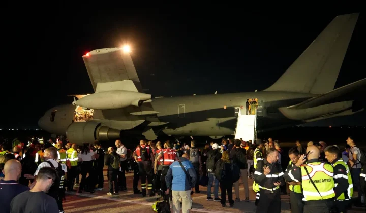 Misión humanitaria italiana llega a Venezuela con equipo de rescate y médicos