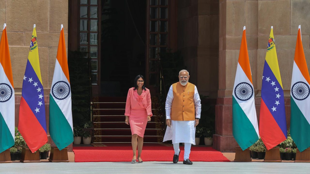 Delcy Rodríguez se reúne con el Primer Ministro de la India en Nueva Delhi: Impulso a la cooperación energética