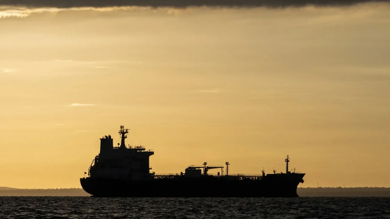 Pdvsa cede control de exportaciones petroleras a intermediarios y traders secundarios
