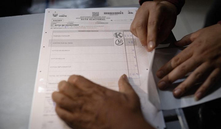 Elecciones en Perú: Fujimori mantiene una estrecha ventaja sobre Sánchez con el 85% del escrutinio