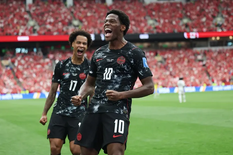 Canadá logra histórica primera victoria mundialista ante Catar en un partido marcado por la lesión de Koné