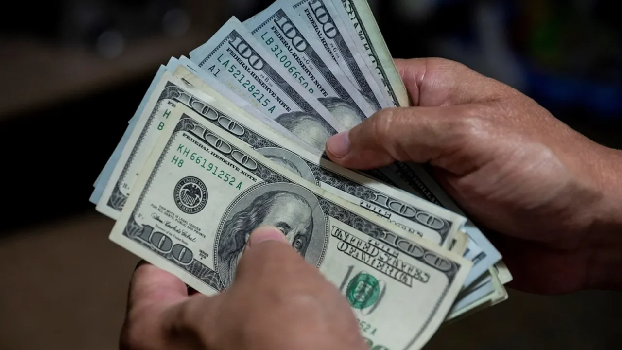 BCV impone nuevos límites para la compra de divisas a personas naturales