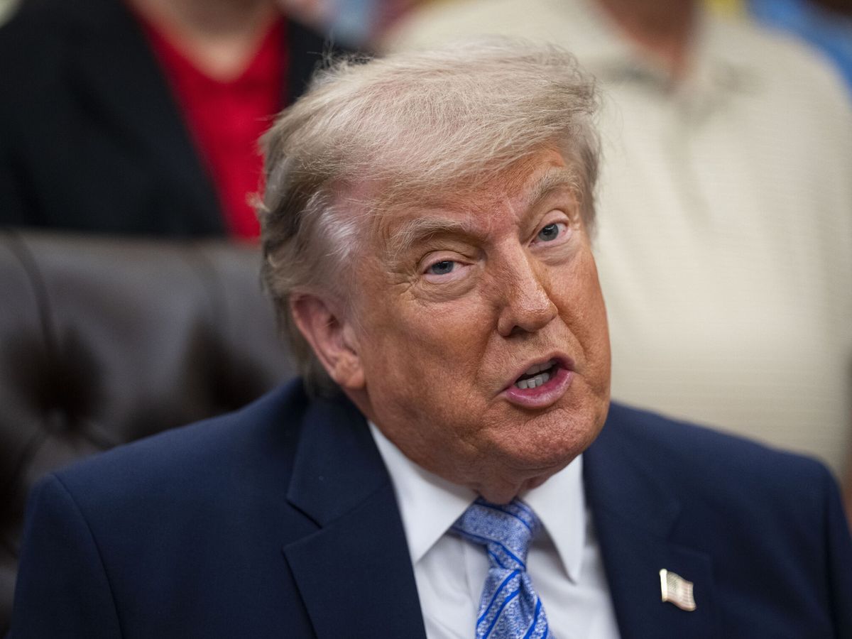 El presidente de Estados Unidos, Donald Trump, habla ante una audiencia.