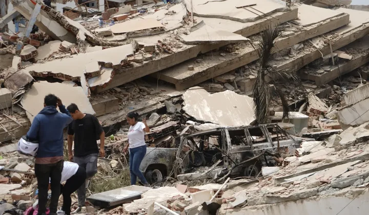 La Guaira se encuentra en un estado de shock y desesperación tras los fuertes terremotos de magnitud 7.2 y 7.5 que sacudieron Venezuela. Más