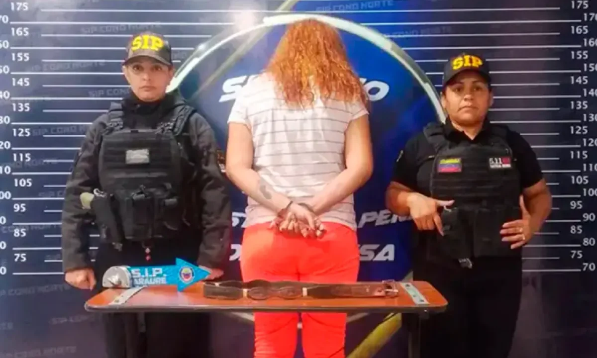 Una mujer de 48 años, identificada como Arelis Yesenia González, fue detenida en su domicilio ubicado en la urbanización Durigua III, munici