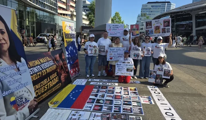 Venezolanos en Países Bajos protestan por la liberación de presos políticos