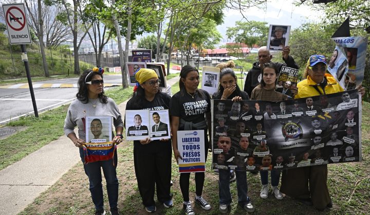Familiares de detenidos por caso Pdvsa-Obrero protestan frente a Embajada de EE.UU. en Caracas