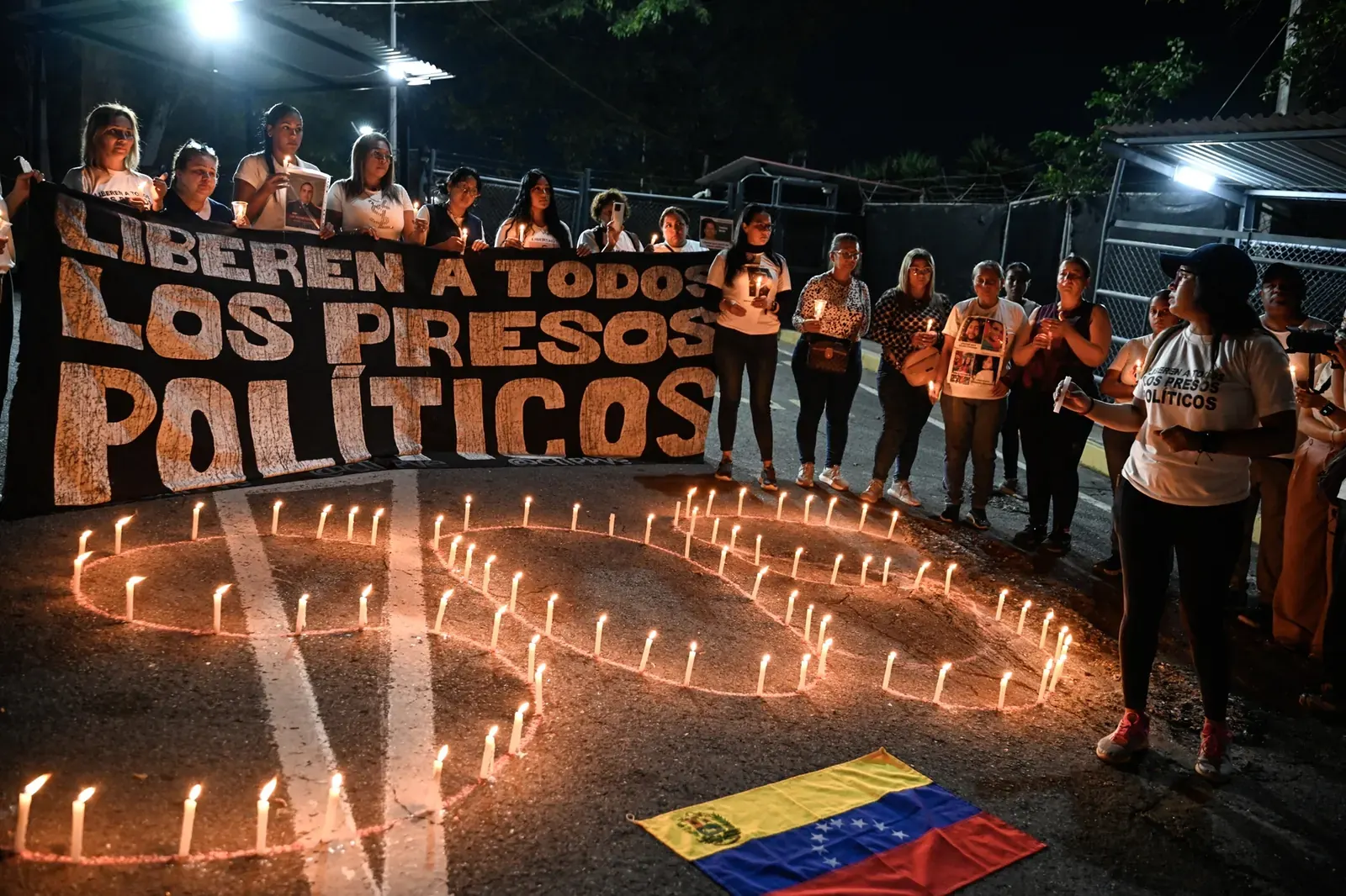 Activistas presentan testimonios sobre la situación de los presos políticos en Venezuela ante representantes de la Unión Europea en Bruselas.