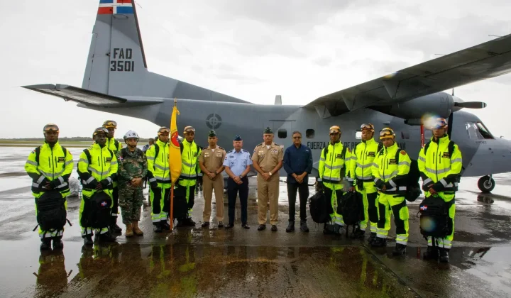 El jueves, un equipo especializado en búsqueda y rescate en estructuras colapsadas de República Dominicana aterrizó en Venezuela. Este conti