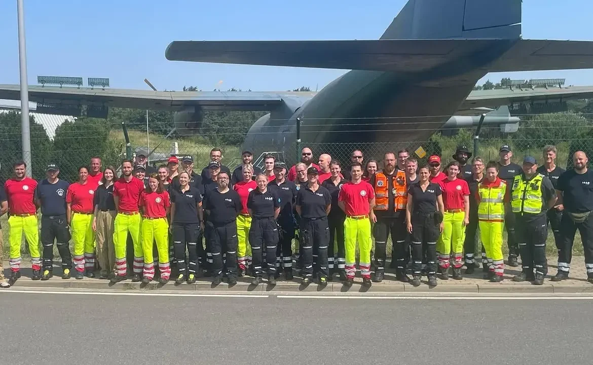 Un equipo médico de emergencias conjunto, compuesto por 41 expertos voluntarios de las organizaciones alemana ISAR Germany y austriaca Samar