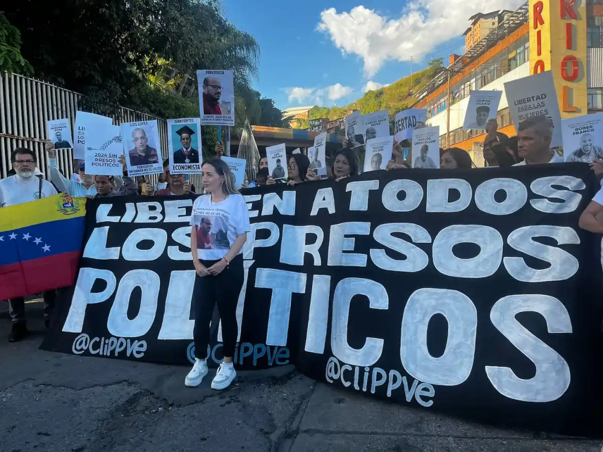 Militares venezolanos en libertad, tras ser excarcelados.