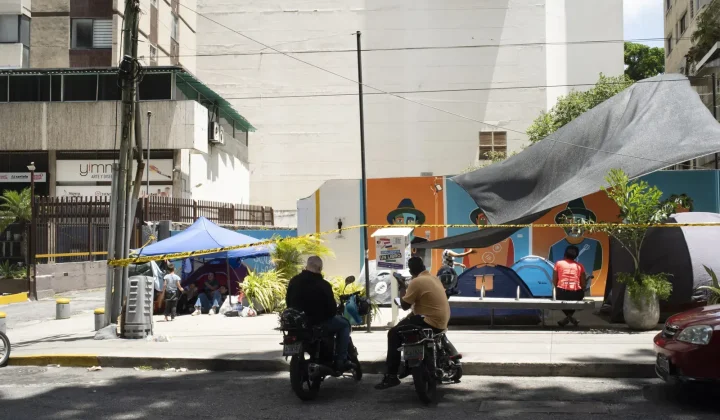 Caracas sobrelleva el luto y la incertidumbre tras una semana de sismos