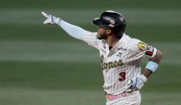La Liga Venezolana de Beisbol Profesional (LVBP) es escenario de innumerables hazañas y récords que quedan grabados en la memoria de los afi