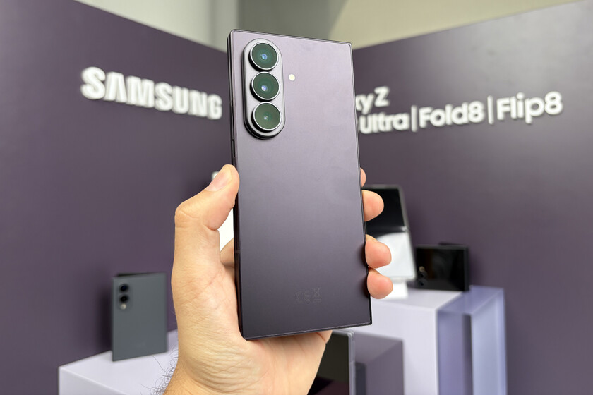 Samsung Galaxy Z Fold8 Ultra: El Plegable Más Avanzado Llega con Mejoras en Batería y Cámara
