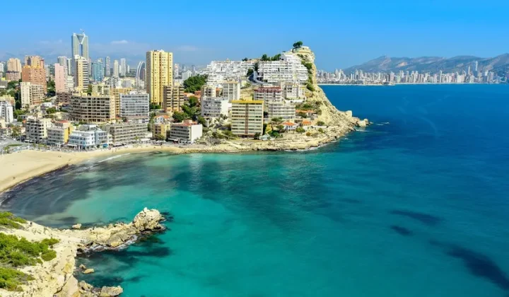 El mar de Benidorm se calienta drásticamente: ¿Qué significa para Venezuela?