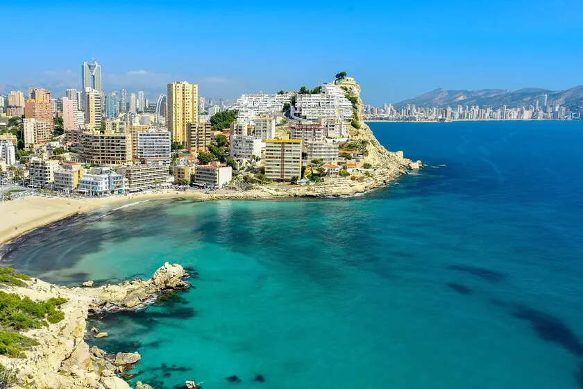 El mar de Benidorm se calienta drásticamente: ¿Qué significa para Venezuela?