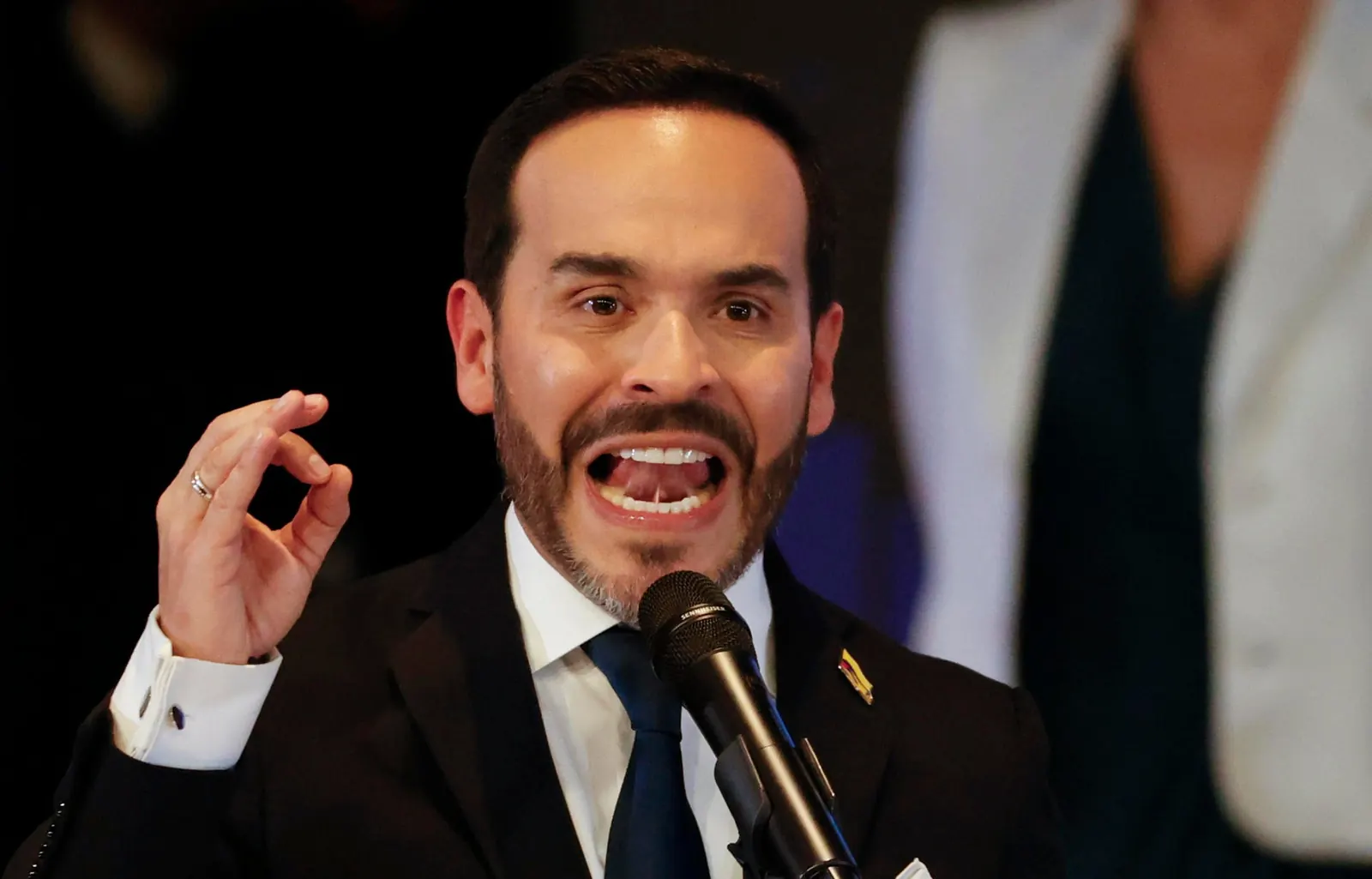 Abelardo de la Esprilla, presidente electo de Colombia, anuncia el cierre de 14 embajadas y 15 consulados, entre ellas las de Cuba y Nicaragua, julio 2026.