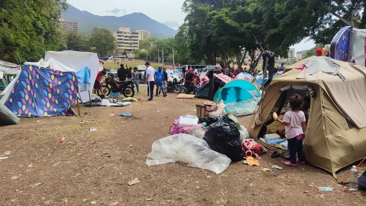 Médicos Sin Fronteras reporta 6.000 personas aún acampadas en la calle tras los terremotos en Venezuela