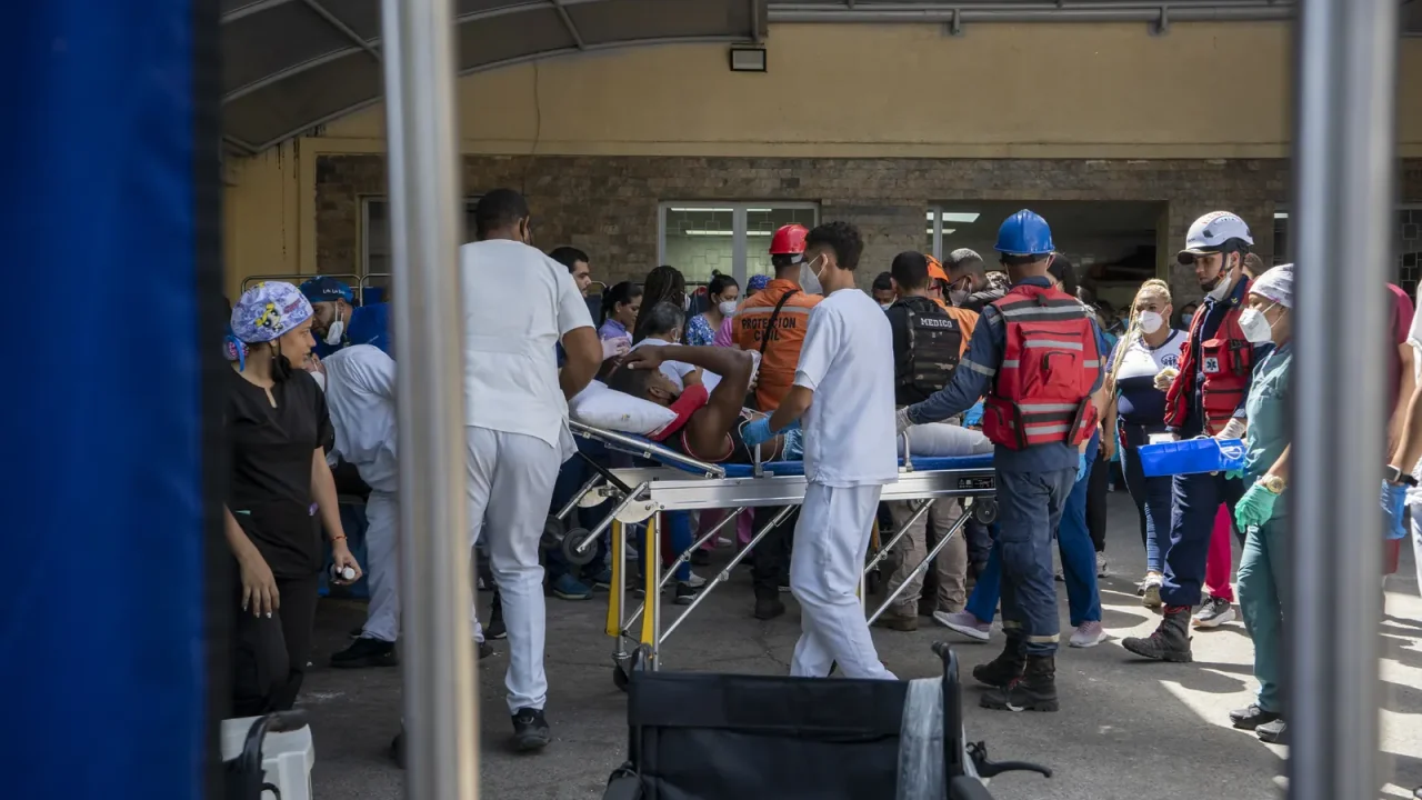 La batalla médica tras el terremoto: amputaciones, diálisis y el esfuerzo por salvar vidas en el Hospital Domingo Luciani