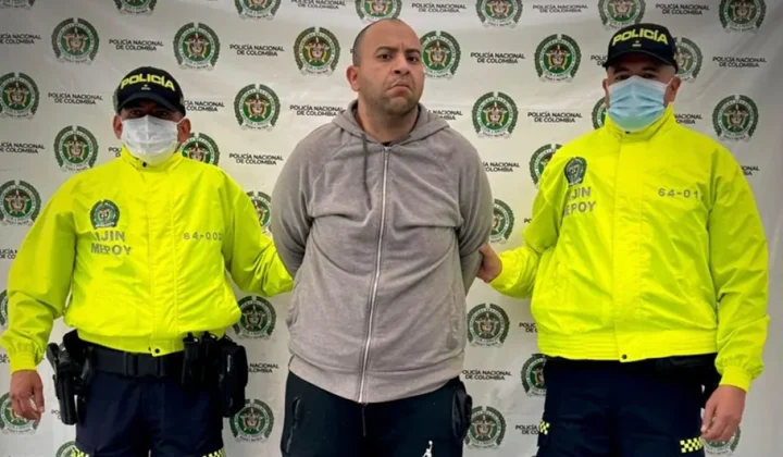El ciudadano venezolano Dayonis Junior Orozco Castillo arribó a Chile este jueves, procedente de Colombia, país que autorizó su extradición